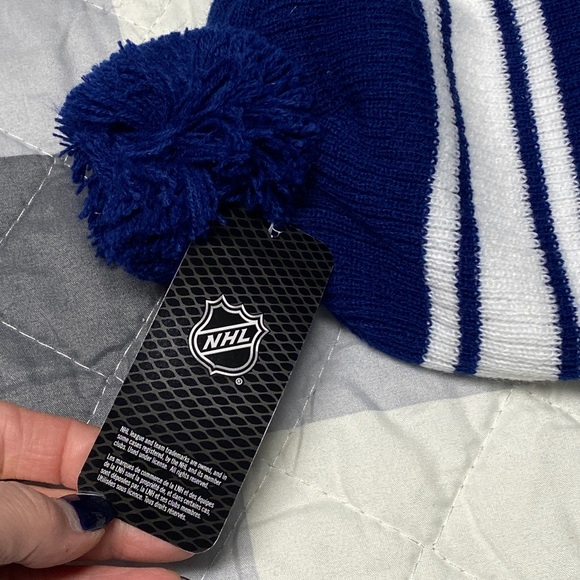 Blue & White Toronto Maple Leafs Winter Pompom Beanie (Big Kids) - Picture 5 of 7